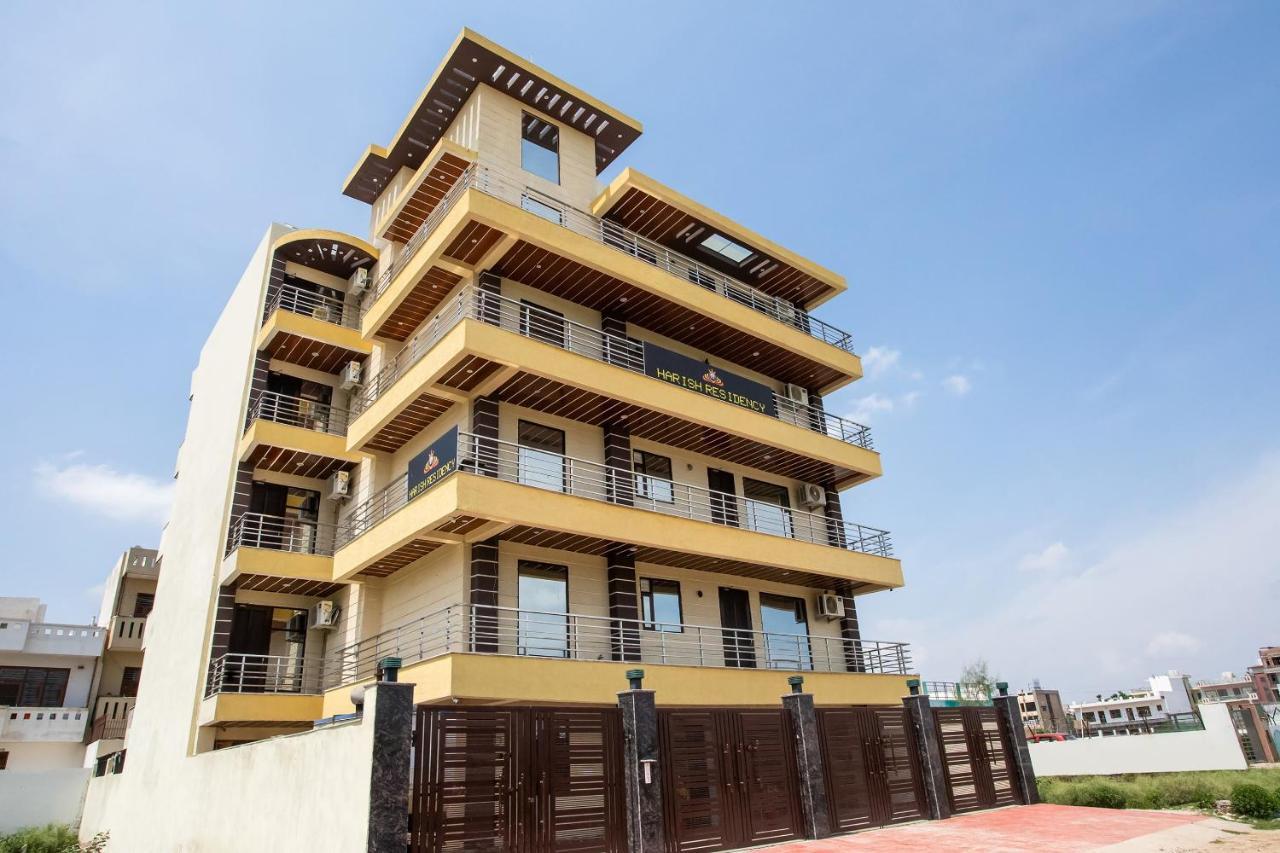 Hotel Capital O Harish Residency Gurgáon Exteriér fotografie