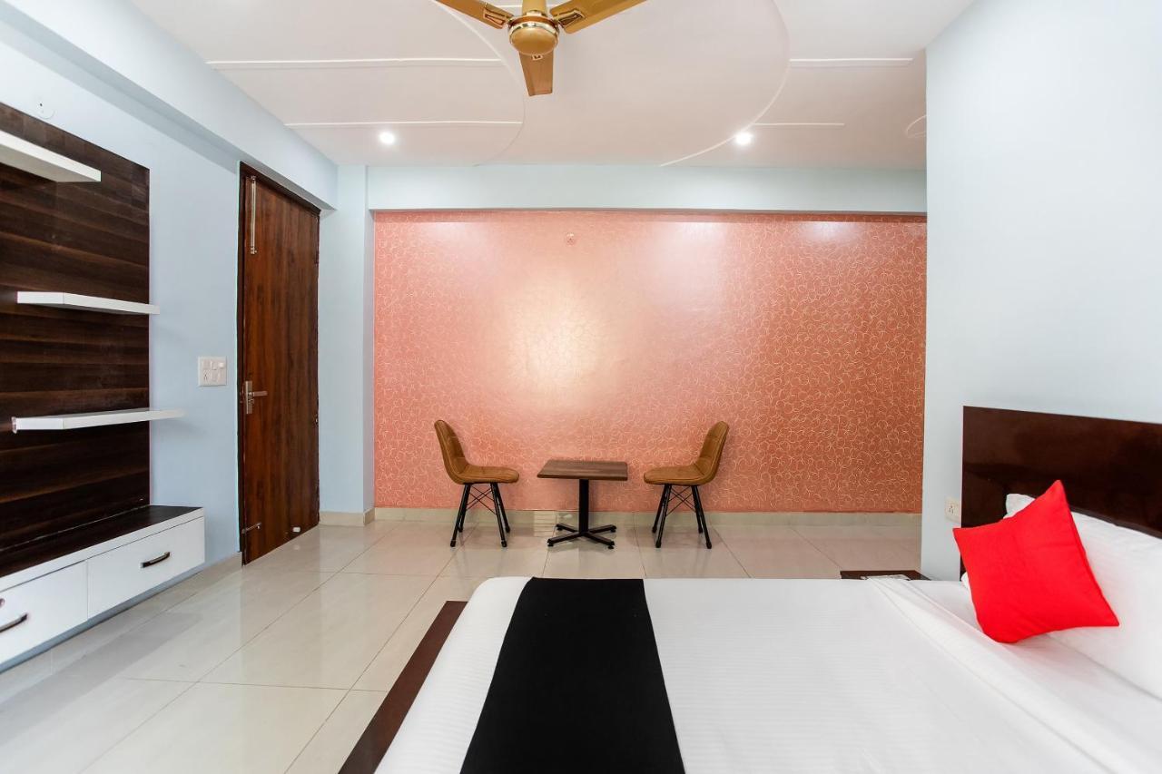 Hotel Capital O Harish Residency Gurgáon Exteriér fotografie