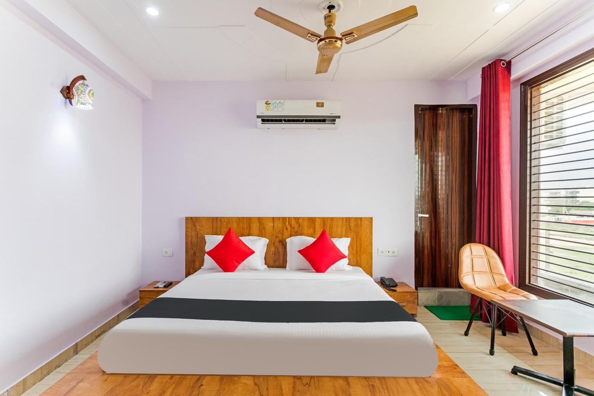 Hotel Capital O Harish Residency Gurgáon Exteriér fotografie