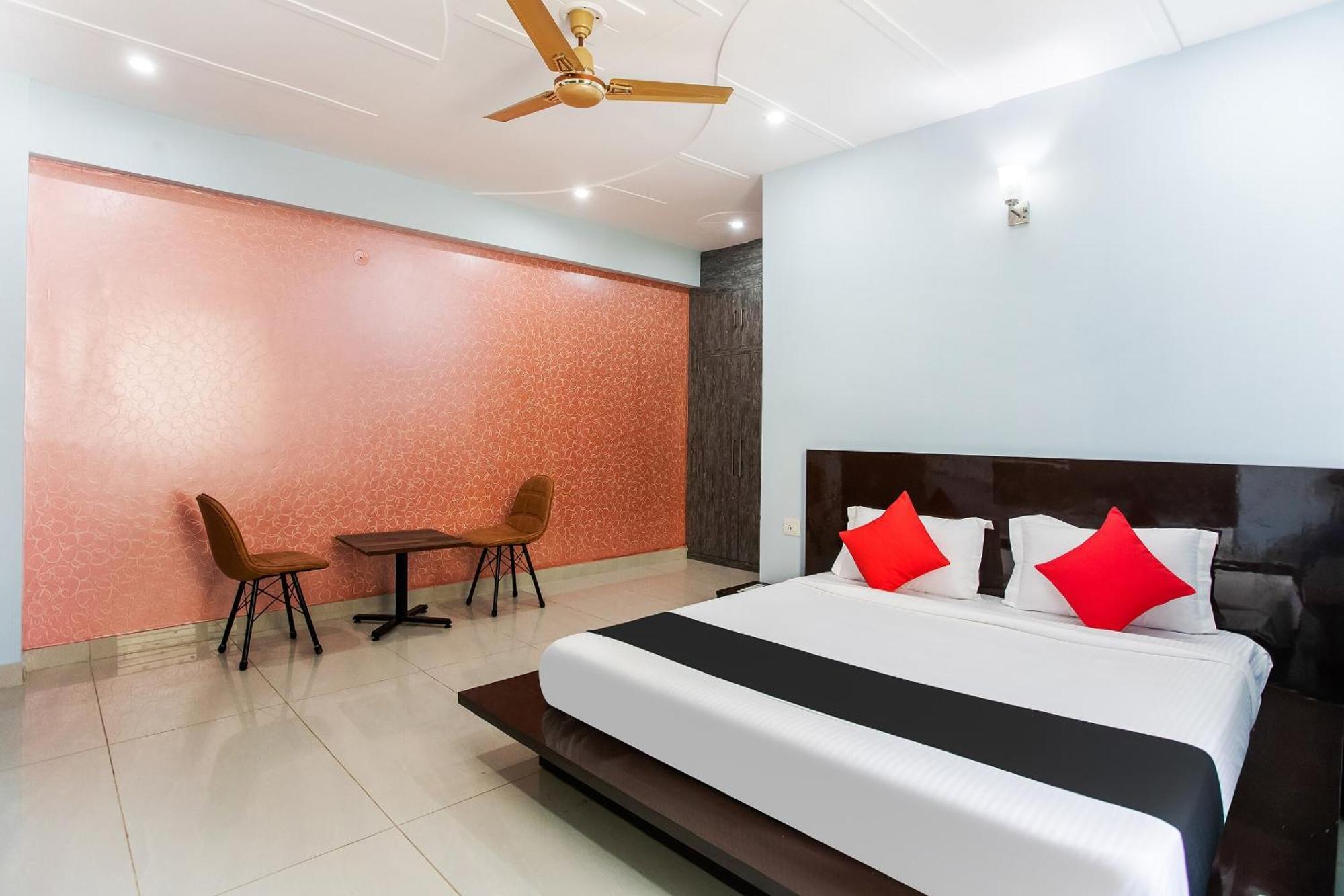 Hotel Capital O Harish Residency Gurgáon Exteriér fotografie